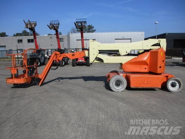 JLG E400 AJP (817) Kompaktní samohybné kloubové plošiny