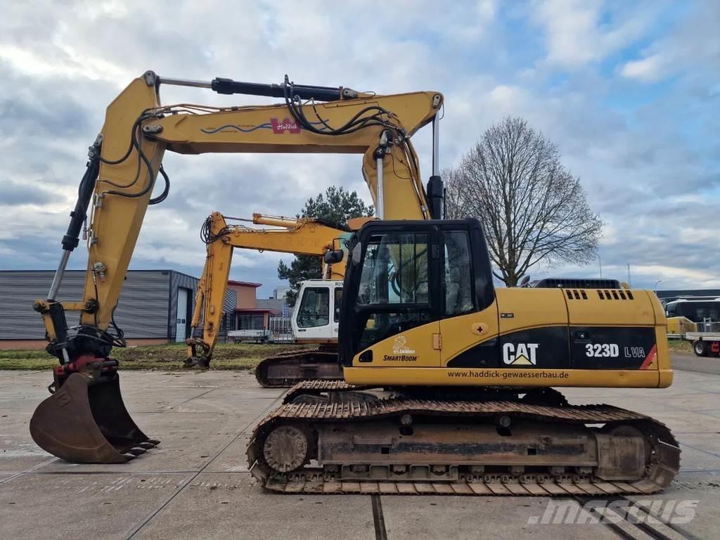 CAT 323d Pásová rýpadla