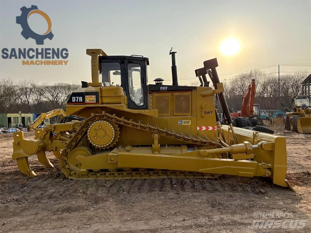 CAT D 7 R Pásové dozery