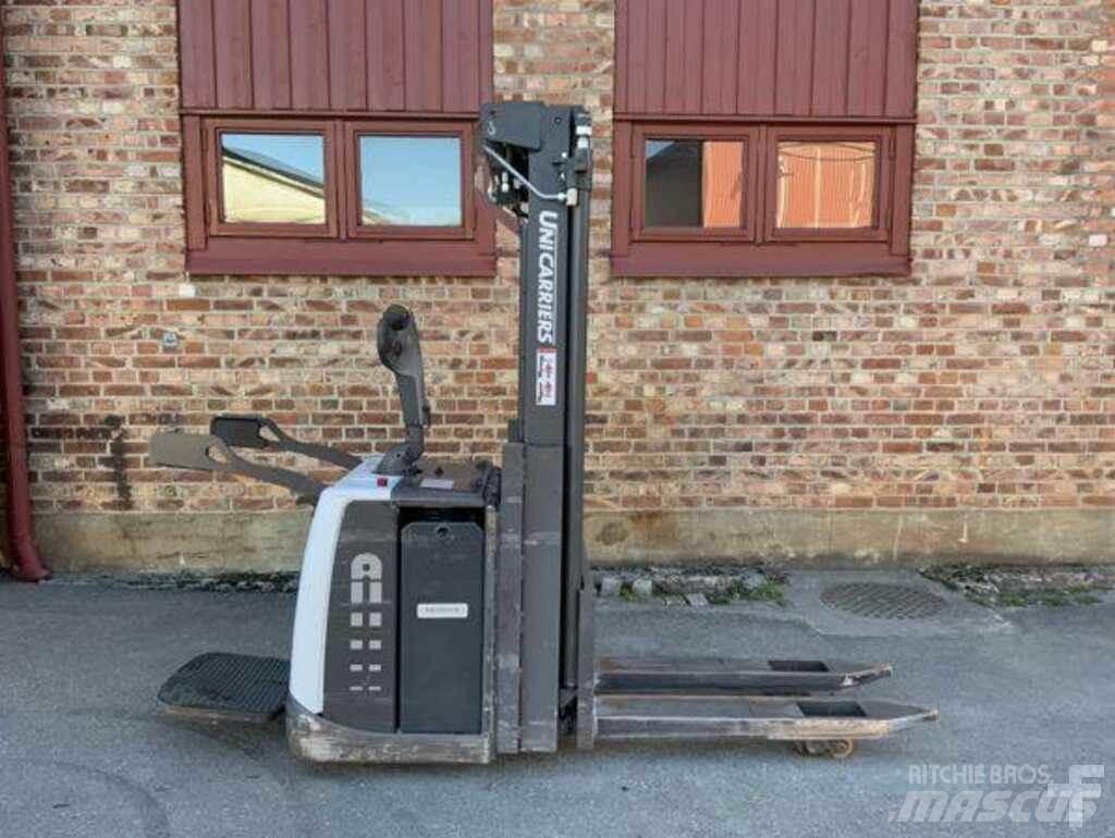Atlet PSP Nízkozdvižný vozík s plošinou