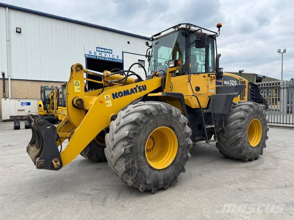 Komatsu WA320-5 Kolové nakladače
