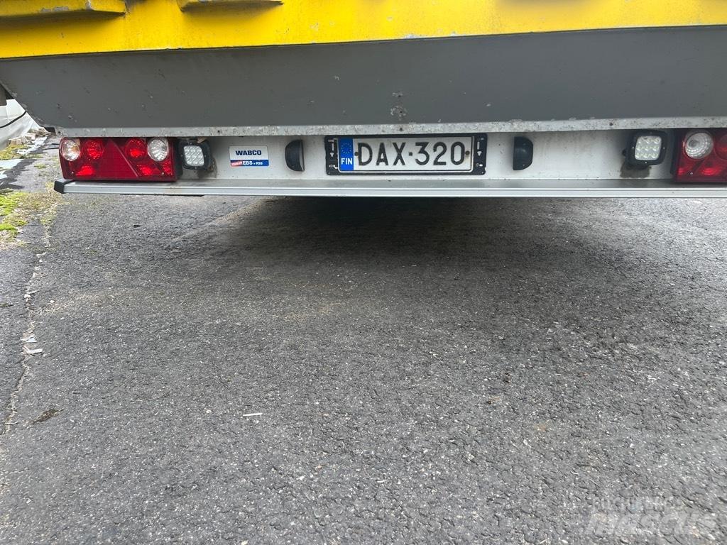 STOKOTA CargoFloor Návěsy na dřevní štěpku