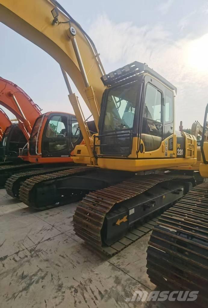 Komatsu PC 220-8 Pásová rýpadla