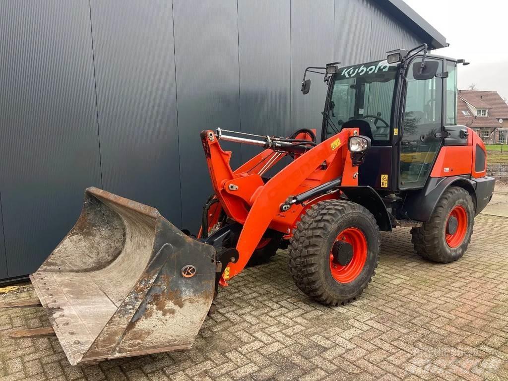 Kubota R065 Kolové nakladače