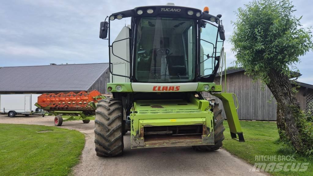 CLAAS Tucano 440 Sklízecí mlátičky