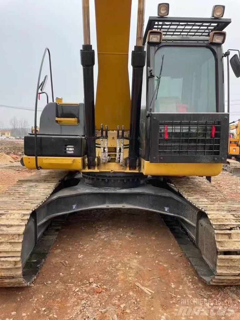 CAT 323 D L Pásová rýpadla