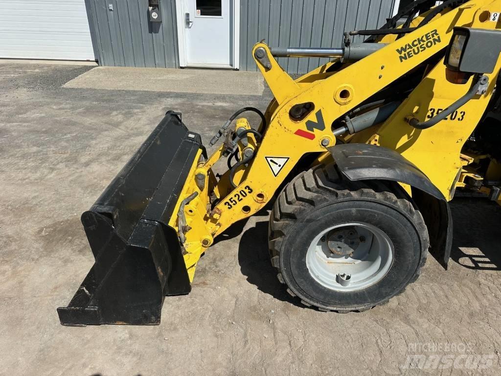 Wacker Neuson WL 30 Kolové nakladače