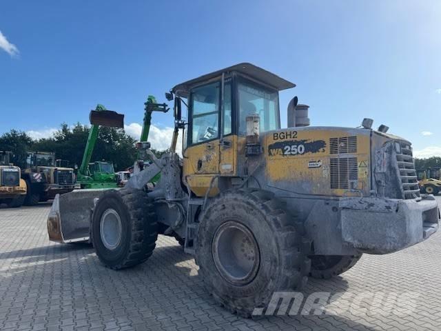 Komatsu WA 250-5 Kolové nakladače
