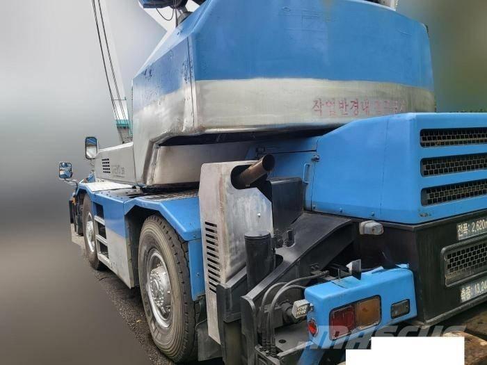 Tadano TR 250 M-6 Jeřáby pro těžký terén