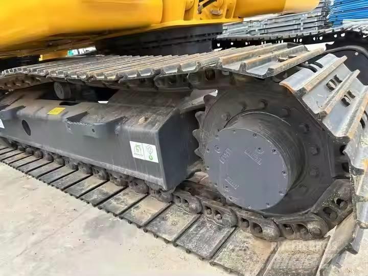 Komatsu PC130 Pásová rýpadla