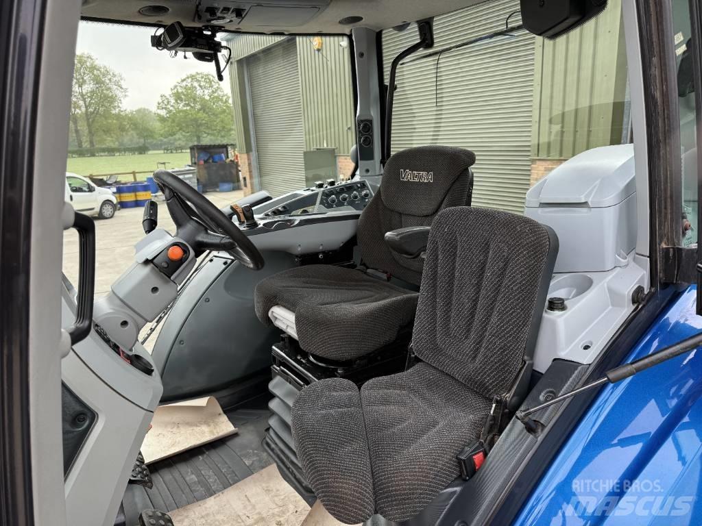 Valtra T 234 Versu Traktory