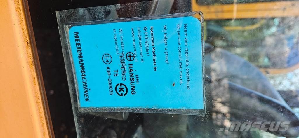 Hyundai R16-9 Mini rýpadla < 7t