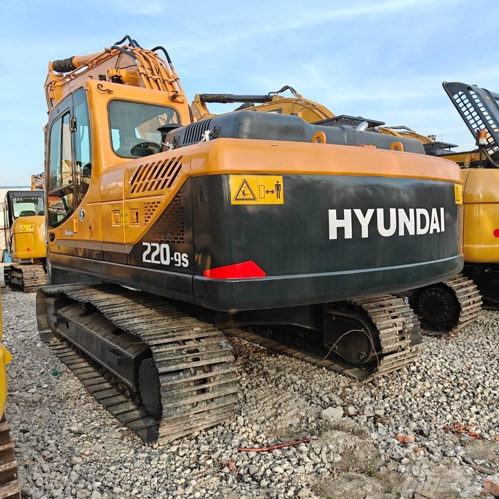 Hyundai R220-9S Pásová rýpadla
