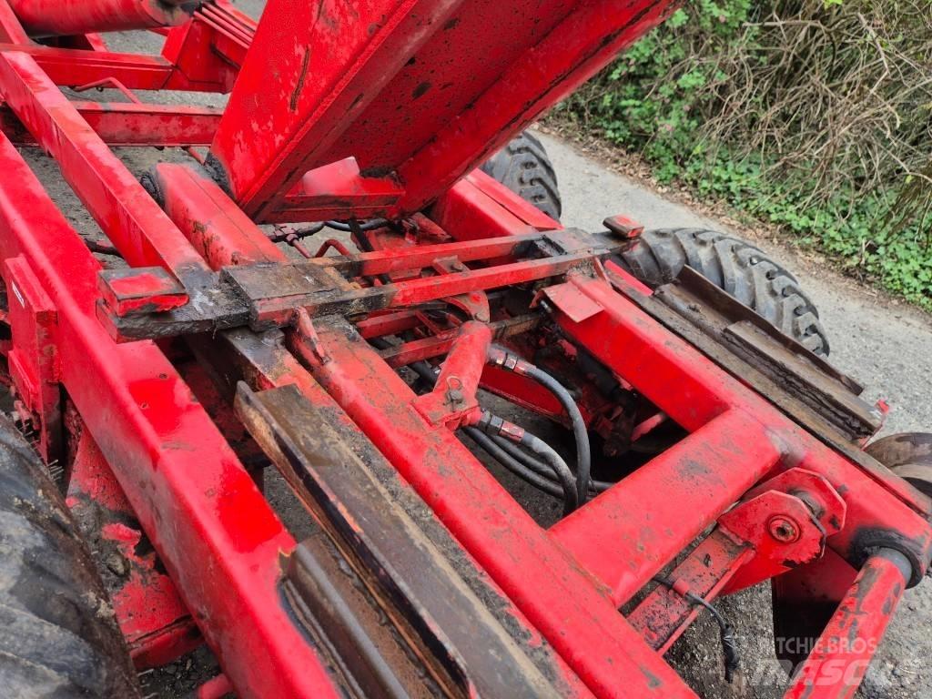 Agromet Warfama T041 Hákové přívěsy