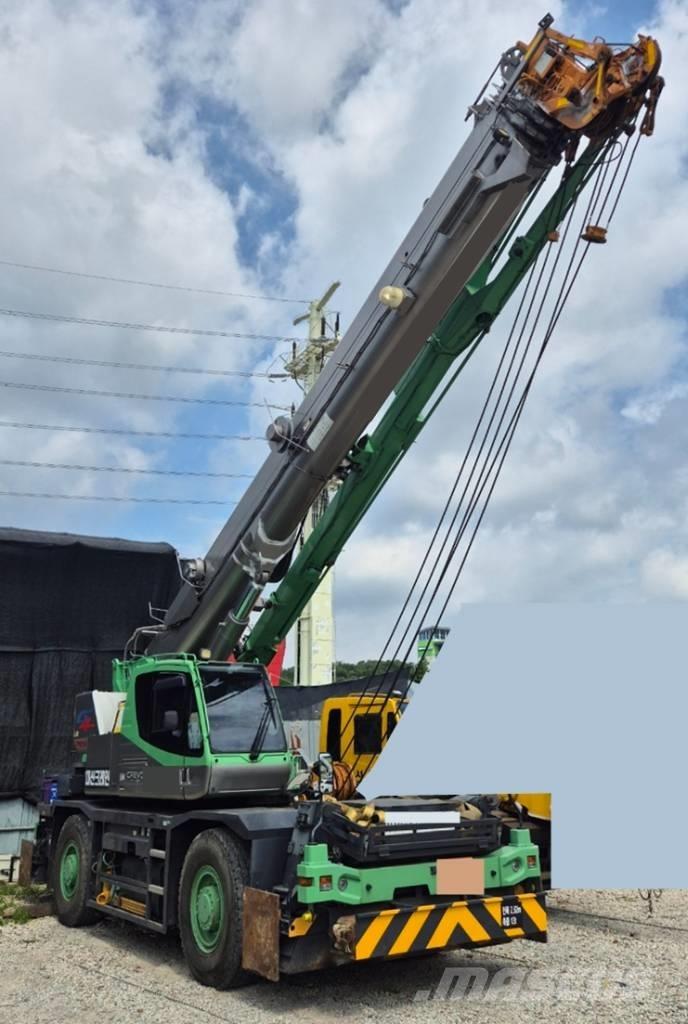 Tadano GR-250N-4 Univerzální terénní jeřáby