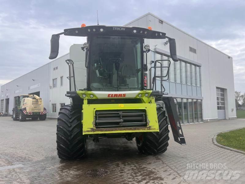 CLAAS TRION 520 Sklízecí mlátičky
