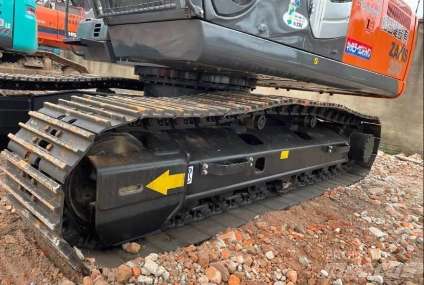 Hitachi 200-3 Pásová rýpadla