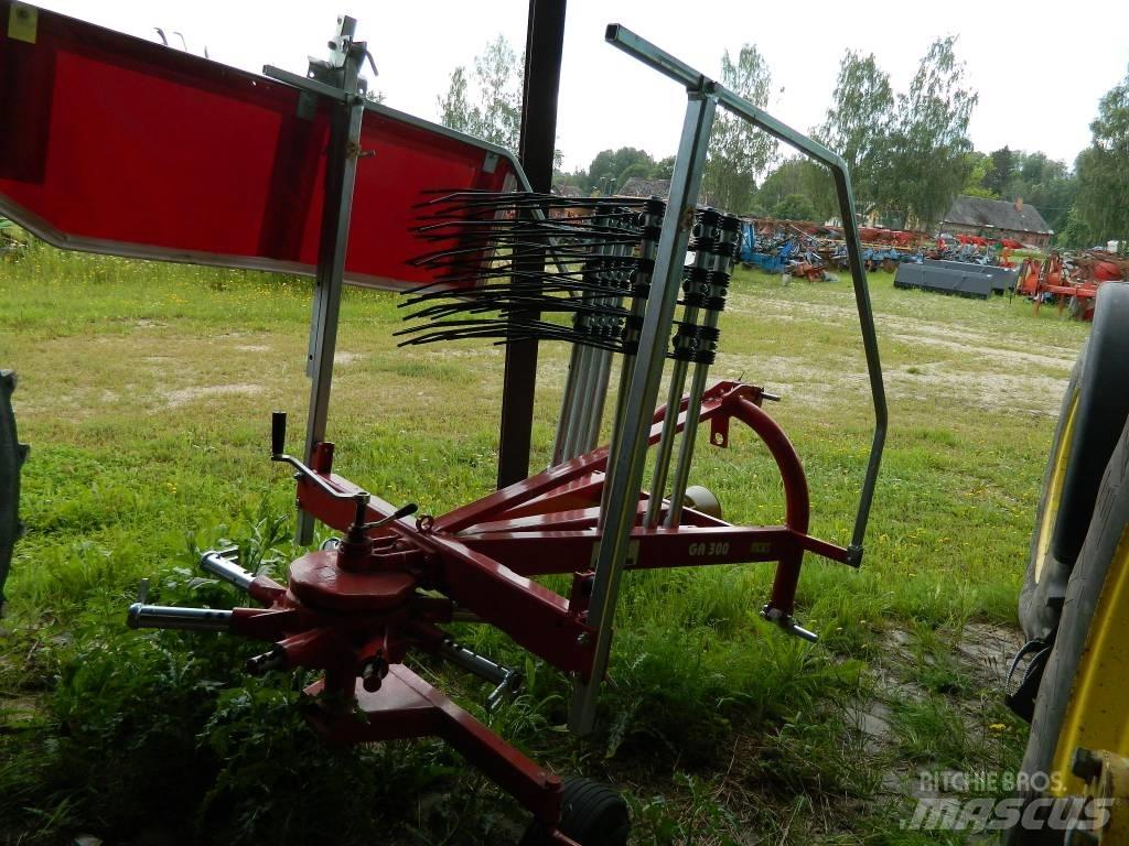 DCM GA 300 3PN 8B Obraceče a shrabovače sena