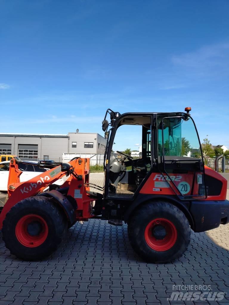Kubota R 082 Kolové nakladače