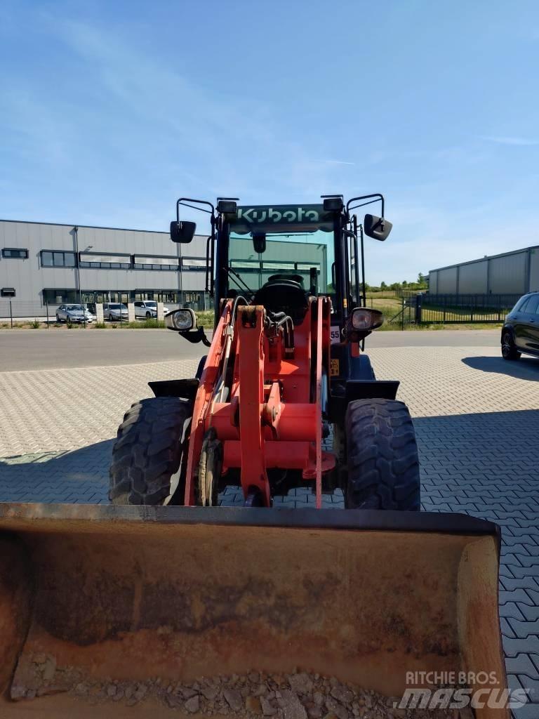 Kubota R 082 Kolové nakladače