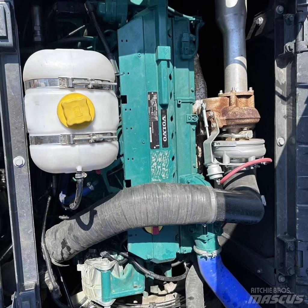 Volvo EC 240 Pásová rýpadla