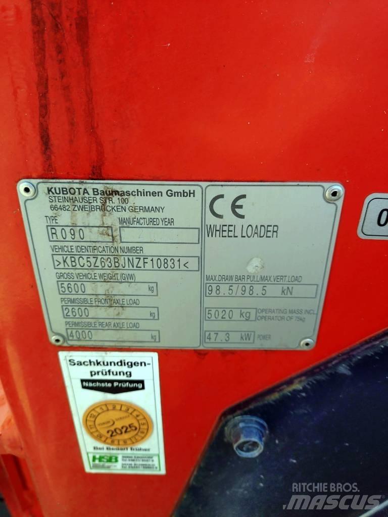 Kubota R 090 Kolové nakladače