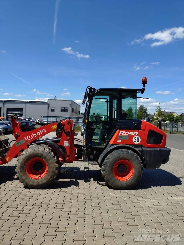 Kubota R 090 Kolové nakladače