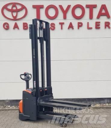 Toyota SWE120L Ručně vedené vysokozdvižné vozíky