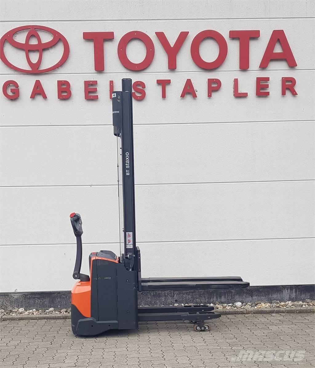 Toyota SWE120L Ručně vedené vysokozdvižné vozíky