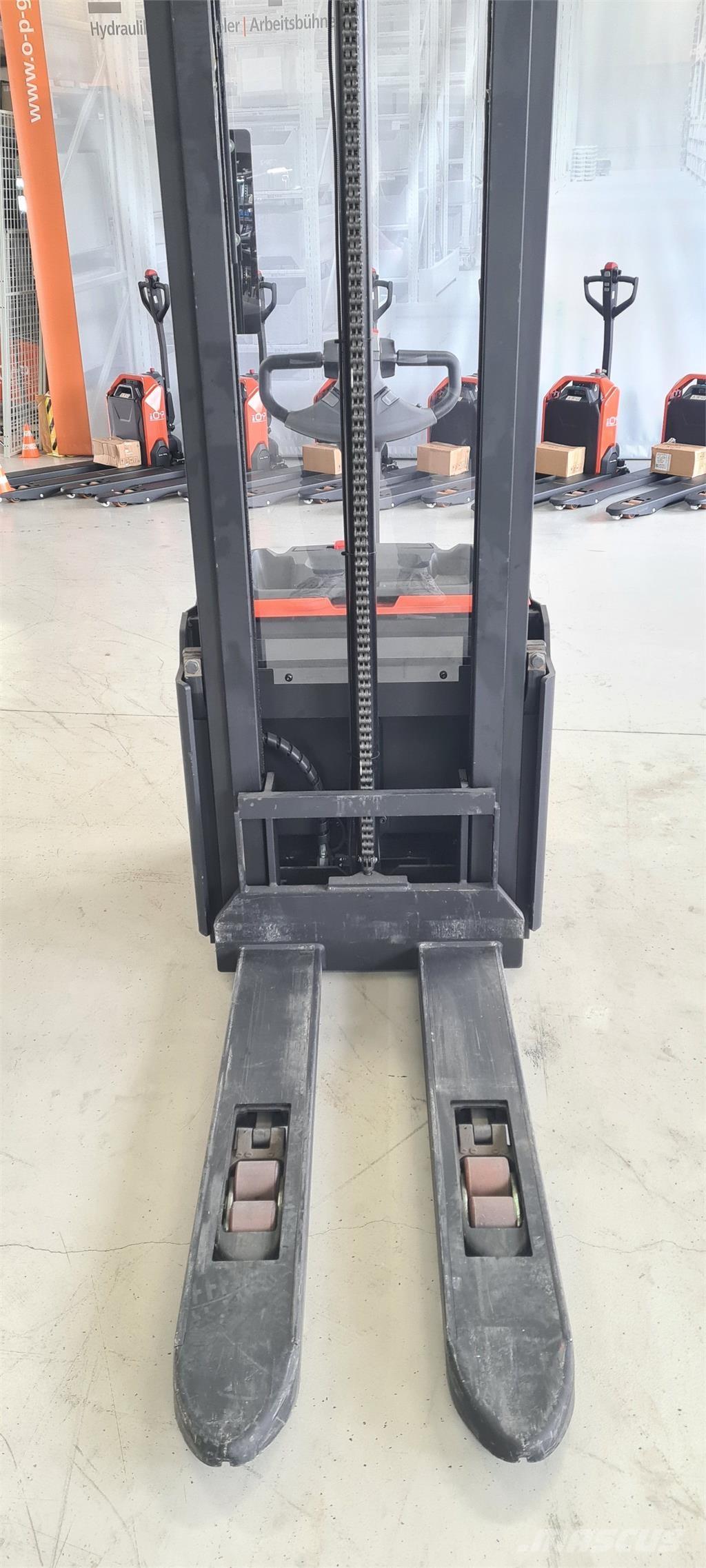 Toyota SWE120L Samohybné vozíky