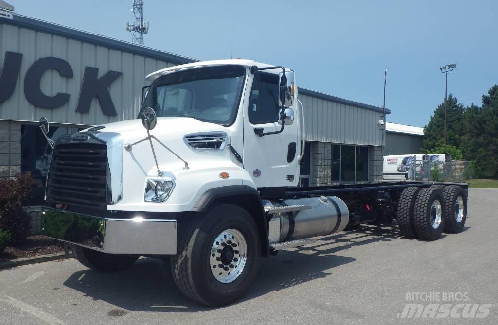 Freightliner 114 SD Nákladní vozidlo bez nástavby