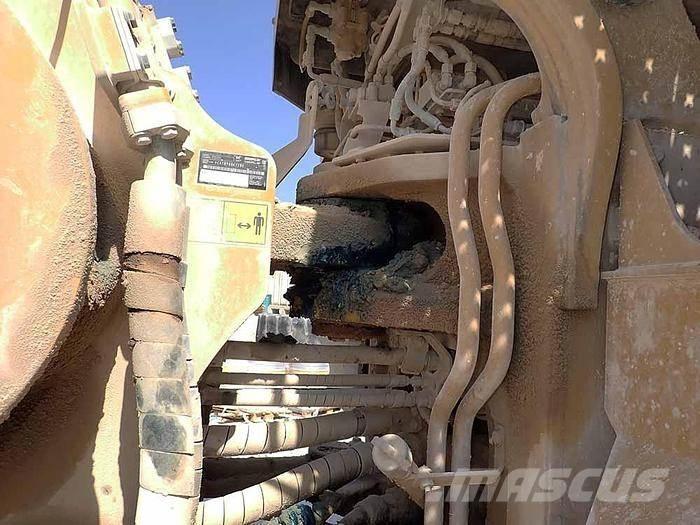 CAT 988K Kolové nakladače