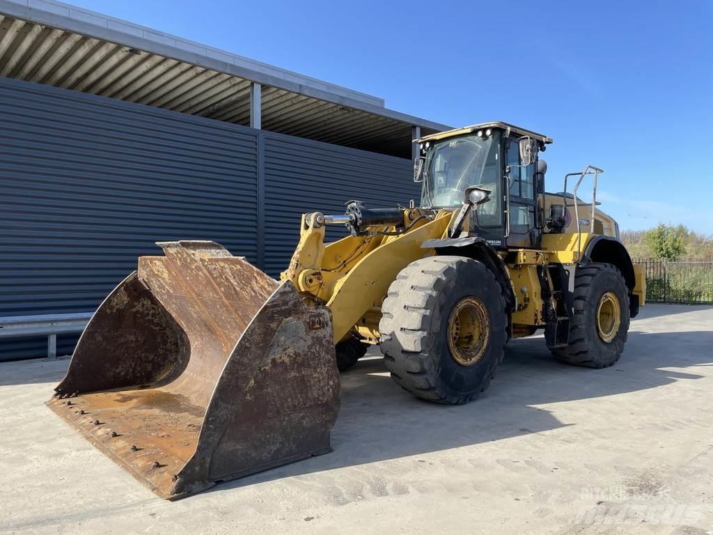 CAT 972M Kolové nakladače