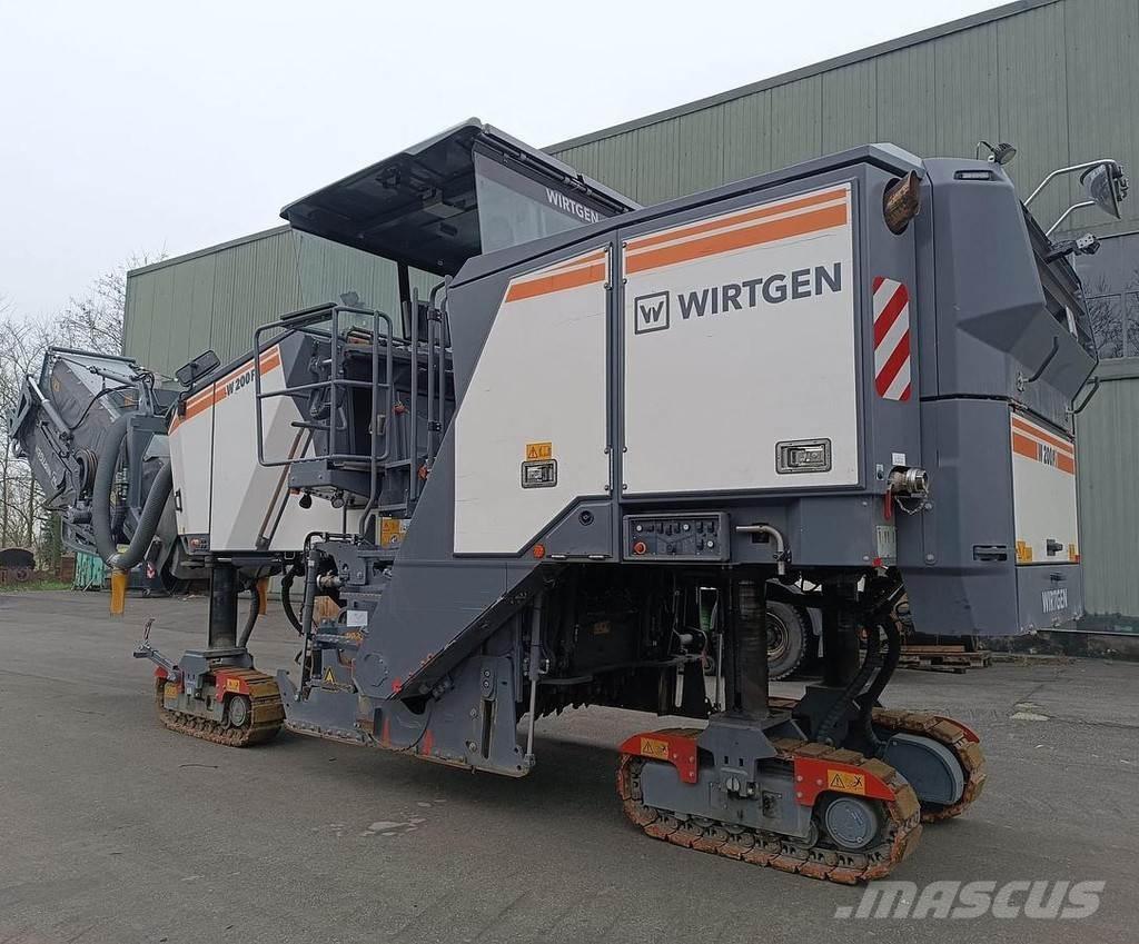 Wirtgen W200Fi Stroje na výrobu betonových prefabrikátů