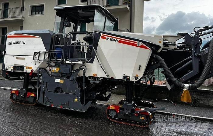 Wirtgen W200Fi Stroje na výrobu betonových prefabrikátů