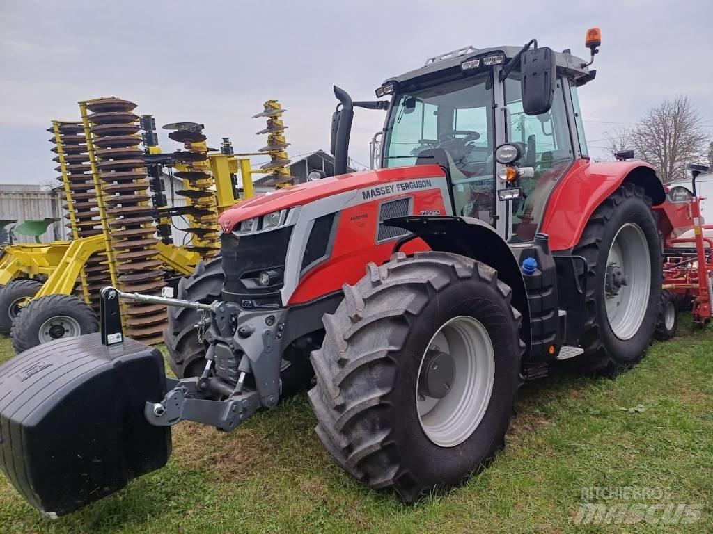 Massey Ferguson 7 S Traktory