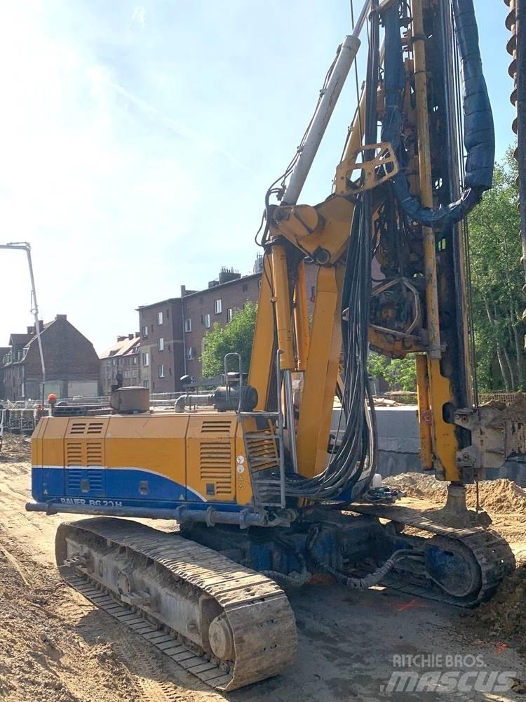 Bauer BG20H Pilířové jeřáby