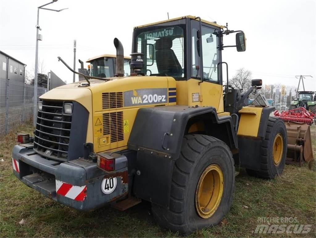 Komatsu WA 200 PZ Kolové nakladače