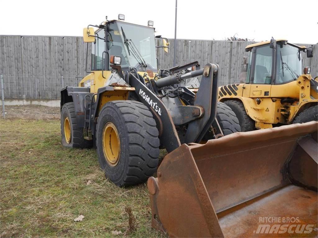 Komatsu WA 200 PZ Kolové nakladače