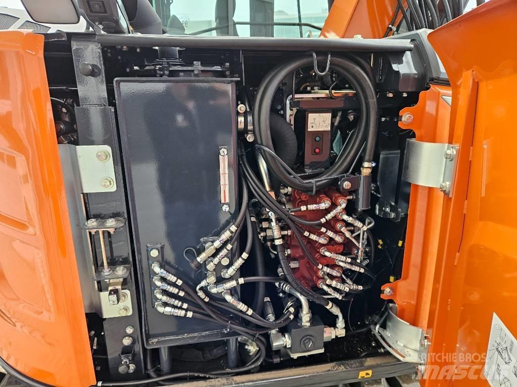 Hitachi ZX95US-7 Midi rýpadla 7t - 12t