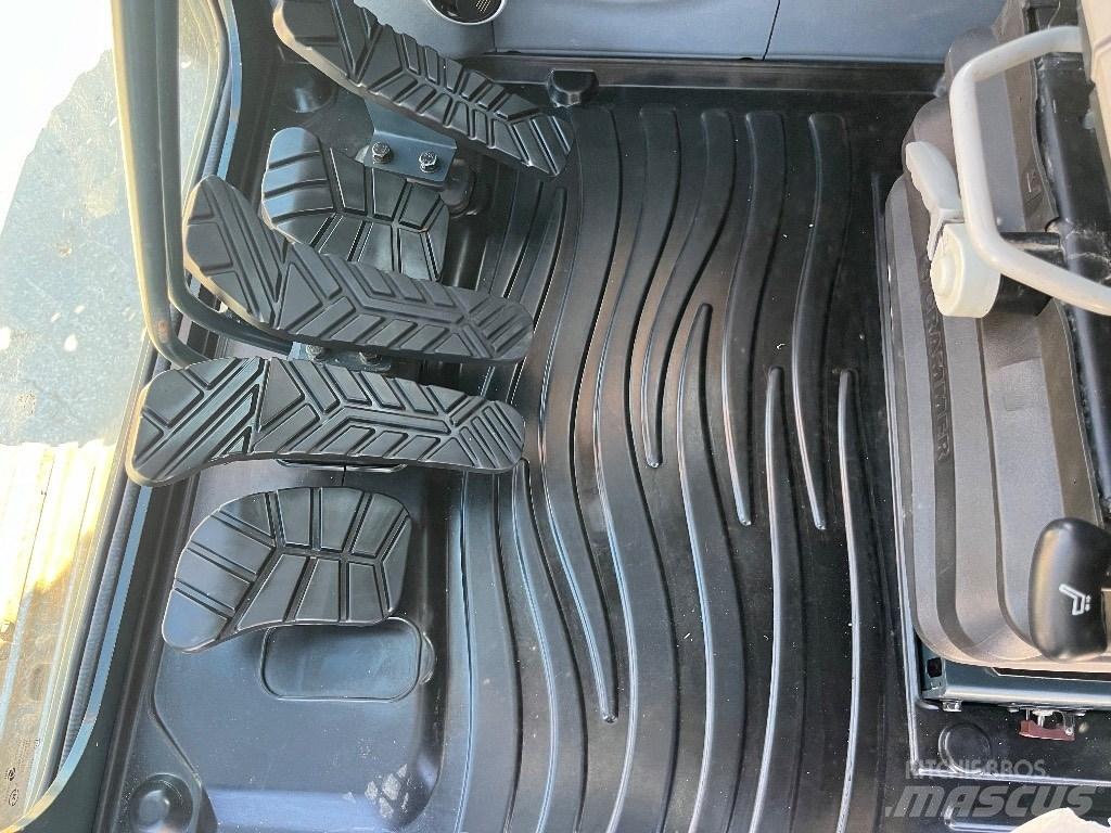 Hyundai HX140L Pásová rýpadla