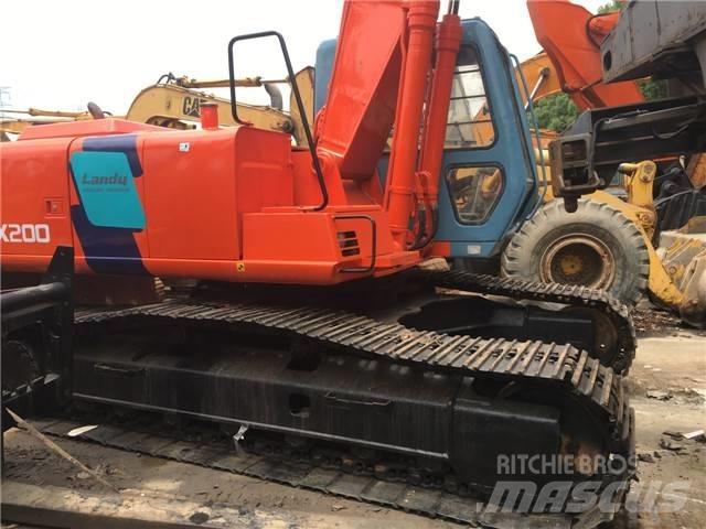Hitachi EX 200 Pásová rýpadla