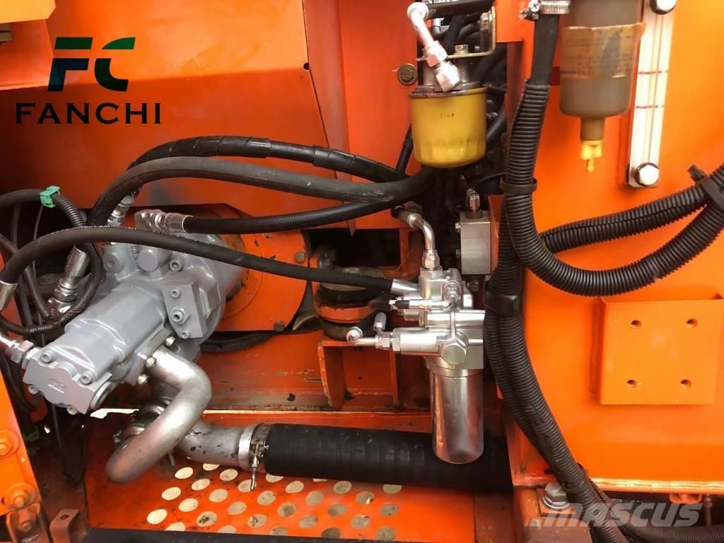 Hitachi ZX 60 Pásová rýpadla