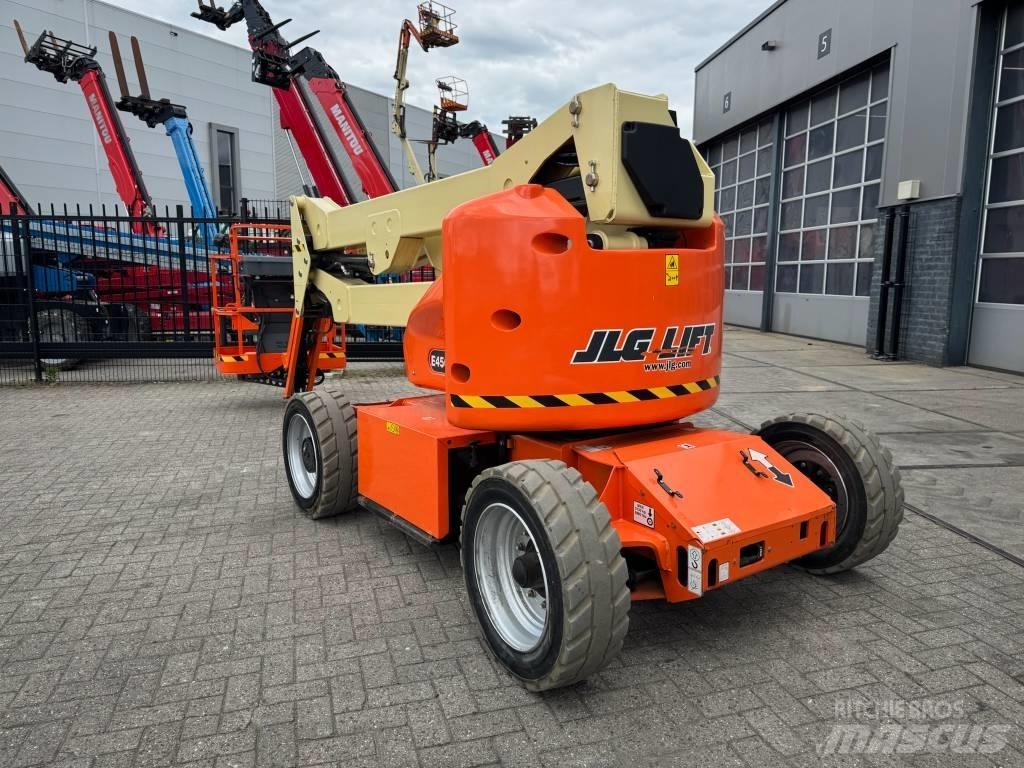 JLG E 450 AJ Kloubové plošiny