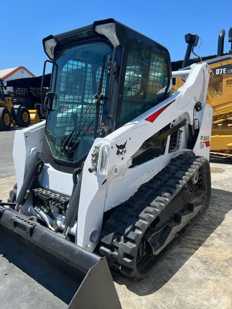 Bobcat T 590 Smykem řízené nakladače