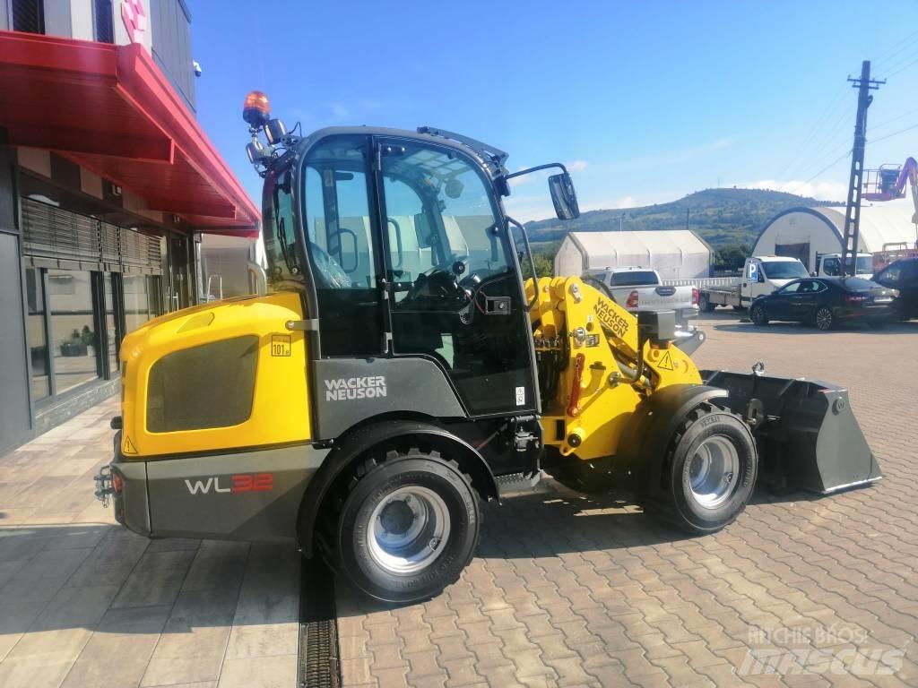 Wacker Neuson WL32 Kolové nakladače