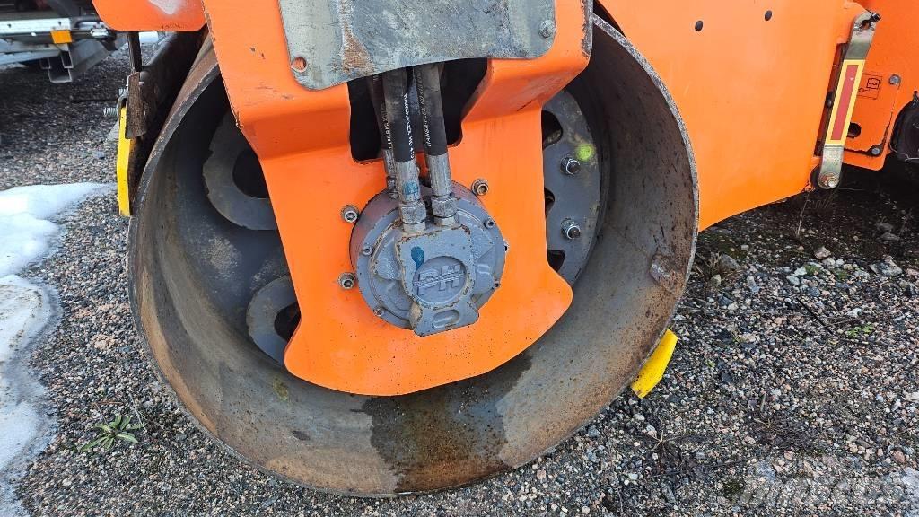 Hamm HD 12 VV Tandemové válce