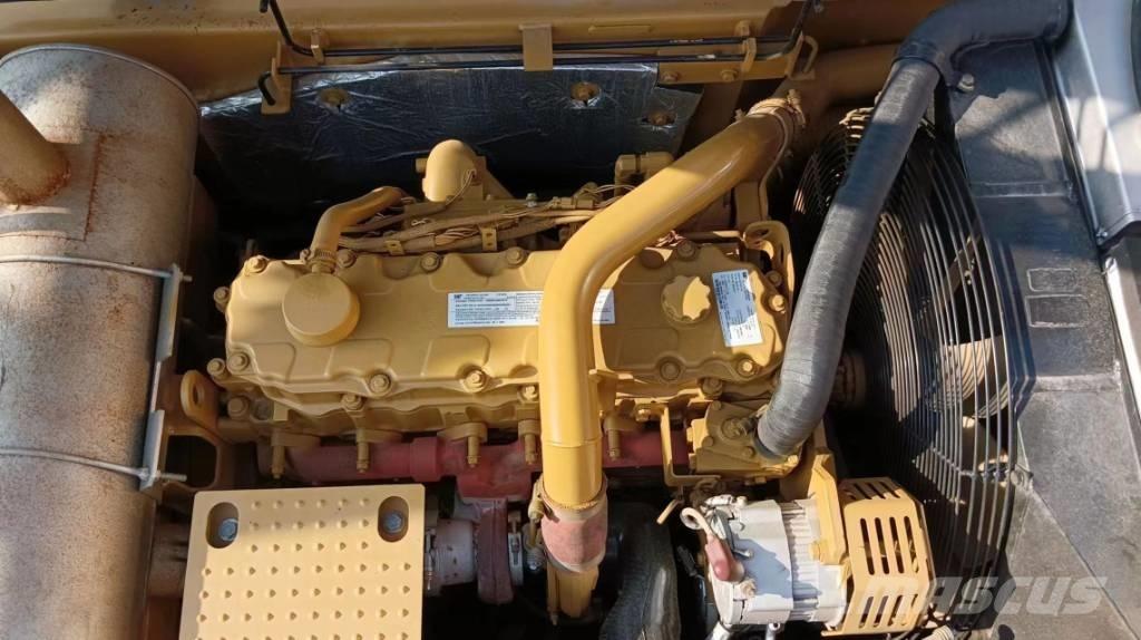 CAT 330D2L Pásová rýpadla