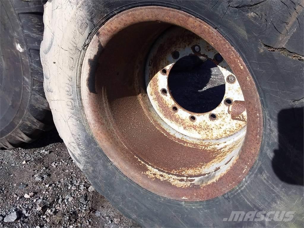 Valmet 860 24x26,5 Pneumatiky, kola a ráfky