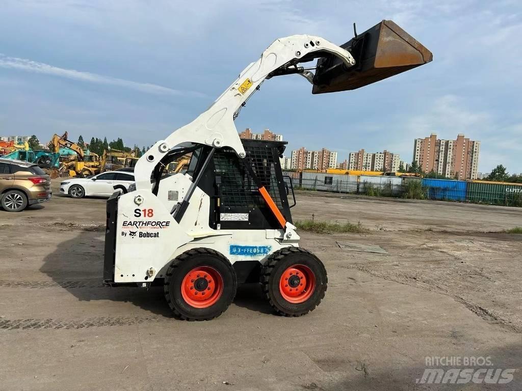 Bobcat S18 Smykem řízené nakladače
